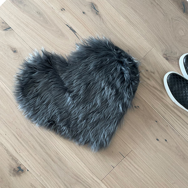 Fluffy Heart Mat